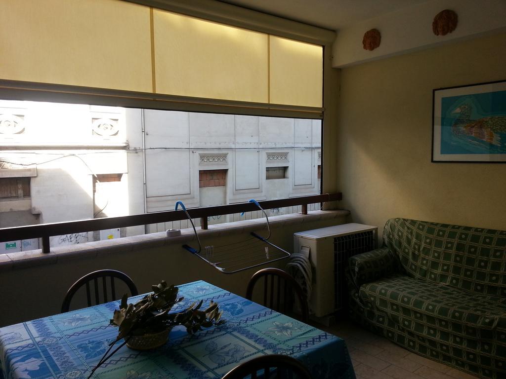 Reggio Central House Low Cost Per 4 Reggio di Calabria Buitenkant foto