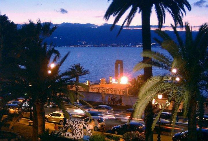 Reggio Central House Low Cost Per 4 Reggio di Calabria Buitenkant foto